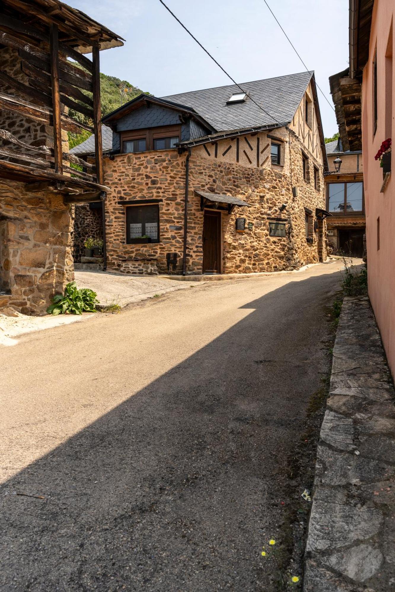 Casa De Turismo Rural Sardom2 Bembibre Kültér fotó